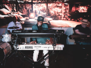 Sunday brunch with live music